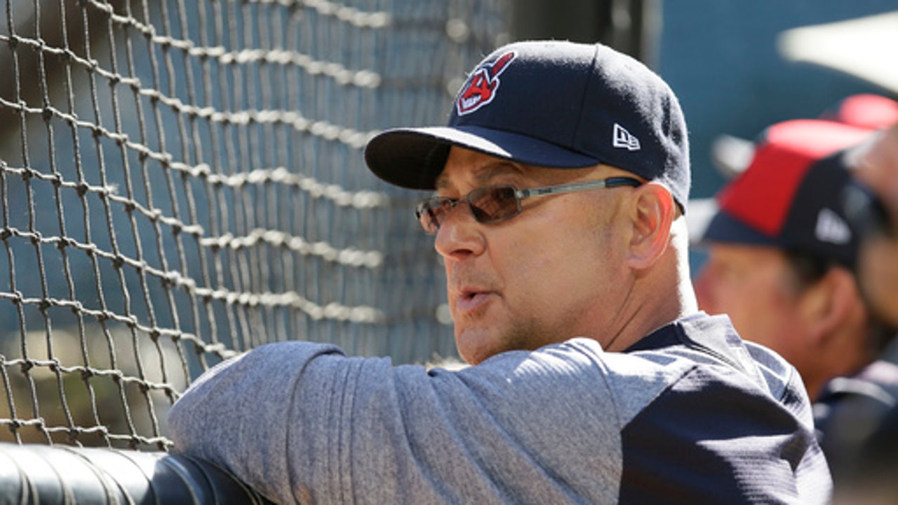 Francona rejoins Indians a week after heart procedure